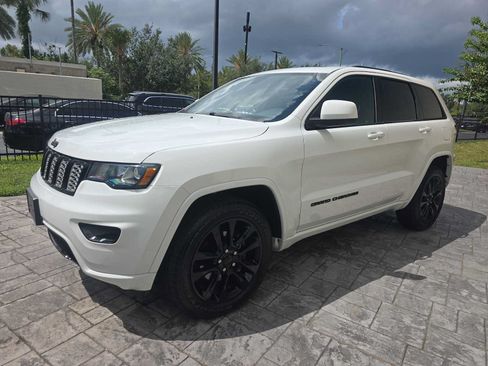 Used 2019 Jeep Grand Cherokee Altitude AWD/4WD image 8