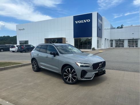 Used 2024 Volvo XC60 B5 Plus w/ Climate Package AWD/4WD image 2