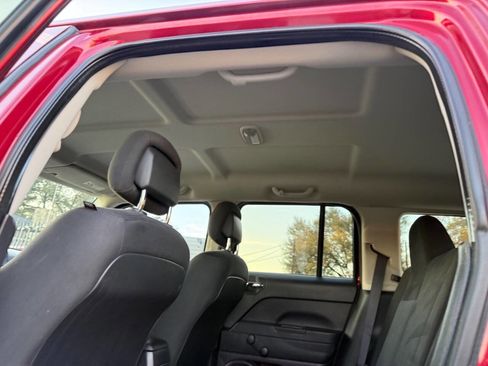 Used 2017 Jeep Patriot Sport image 16