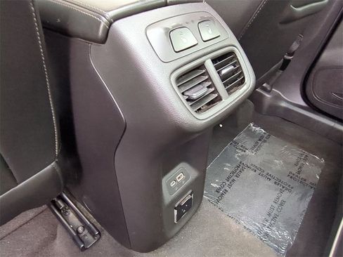 Used 2022 Buick Envision Avenir w/ Technology Package II image 24