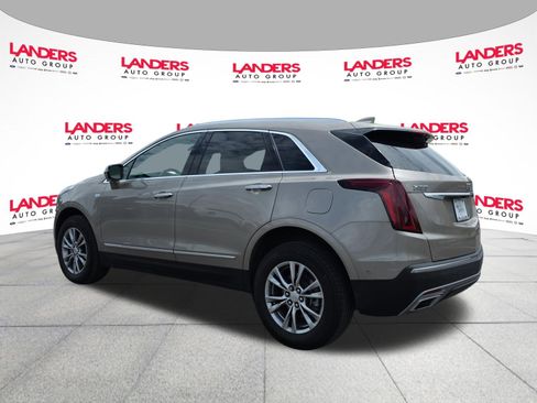 Used 2022 Cadillac XT5 Premium Luxury w/ Technology Package FWD image 5