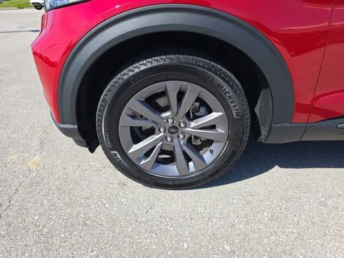 Used 2023 Ford Explorer XLT w/ Equipment Group 202A AWD/4WD image 9