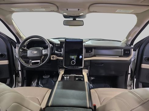 Used 2024 Ford Expedition Platinum AWD/4WD image 9