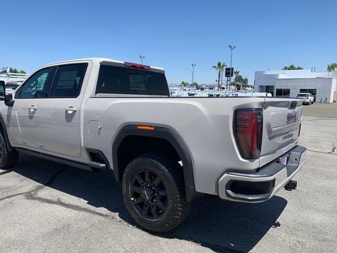 New 2026 GMC Sierra 2500 AT4 w/ Technology Package AWD/4WD image 9