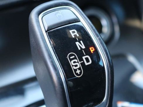 Used 2015 Jaguar F-TYPE S RWD image 23
