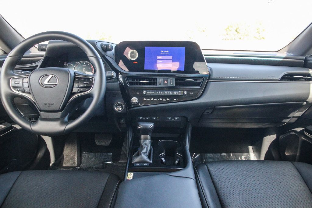Certified 2025 Lexus ES 300h w/ Premium Package FWD image 13