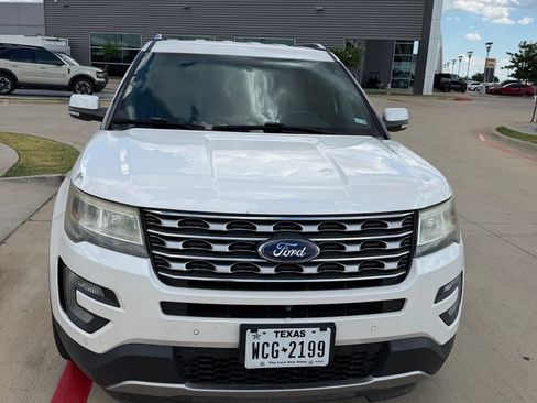 Used 2017 Ford Explorer Limited FWD image 2