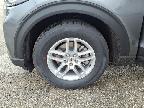 New 2026 Ford Explorer Active RWD image 30