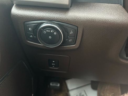 Used 2016 Ford F150 King Ranch w/ Equipment Group 601A Luxury AWD/4WD image 28