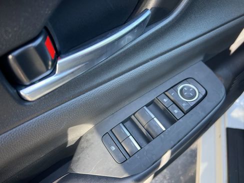 Used 2025 Toyota Prius AWD image 15