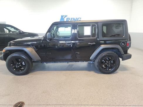 Used 2022 Jeep Wrangler Unlimited Sport AWD/4WD image 2