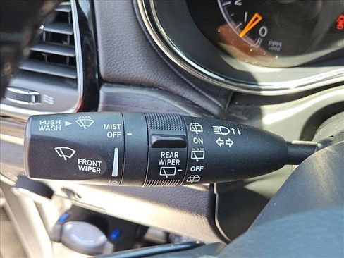 Used 2020 Jeep Grand Cherokee High Altitude AWD/4WD image 17