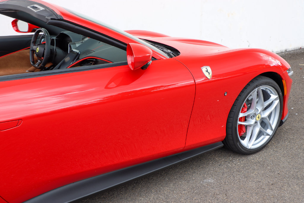 Certified 2026 Ferrari Roma Spider RWD image 30