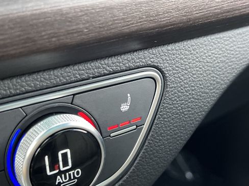 Used 2024 Audi Q5 e Premium Plus AWD/4WD image 43