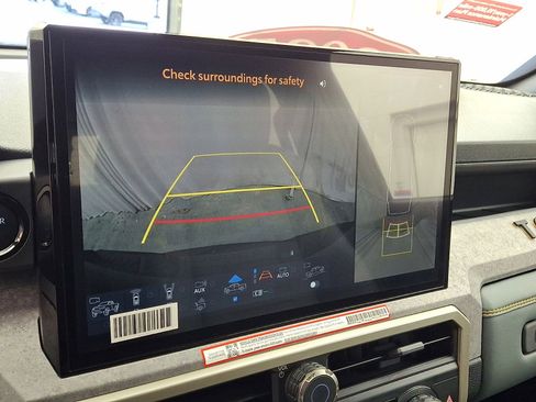 Used 2025 Toyota Tacoma Trailhunter image 15