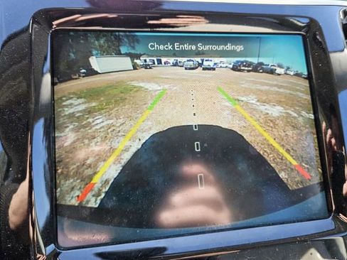 Used 2019 Jeep Cherokee Limited image 9