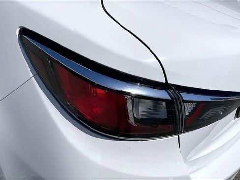 Used 2018 Toyota Yaris iA image 23