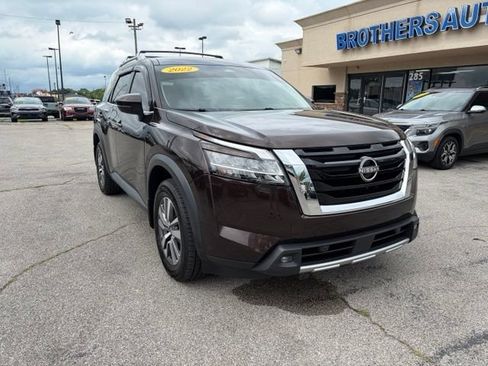 Used 2022 Nissan Pathfinder SL AWD/4WD image 11