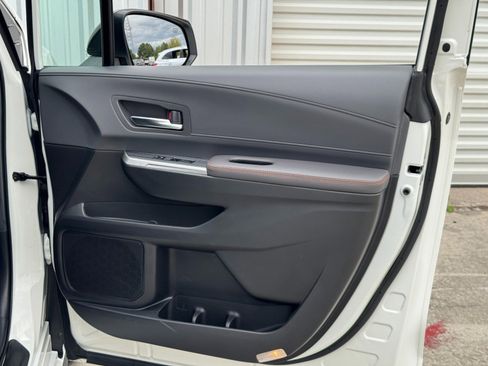 Used 2024 Toyota Sienna XSE image 46