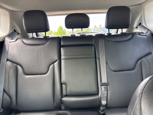 Used 2017 Jeep Compass Limited w/ Safe & Security Group AWD/4WD image 29