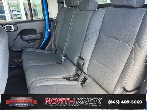 New 2025 Jeep Gladiator Sport image 14