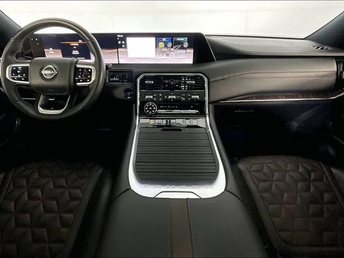 Used 2025 Nissan Armada Platinum Reserve AWD/4WD image 18