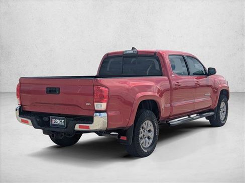Used 2017 Toyota Tacoma SR5 w/ Tow Package RWD image 5