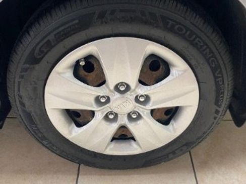 Used 2017 Kia Forte LX image 27