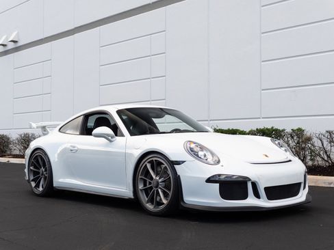 Used 2015 Porsche 911 GT3 image 9