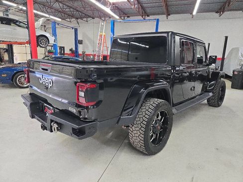 Used 2020 Jeep Gladiator Overland image 8