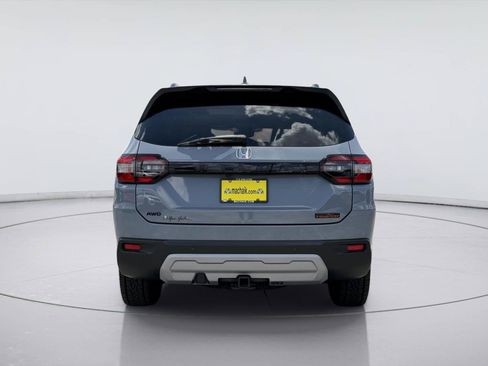 Used 2025 Honda Pilot TrailSport image 6