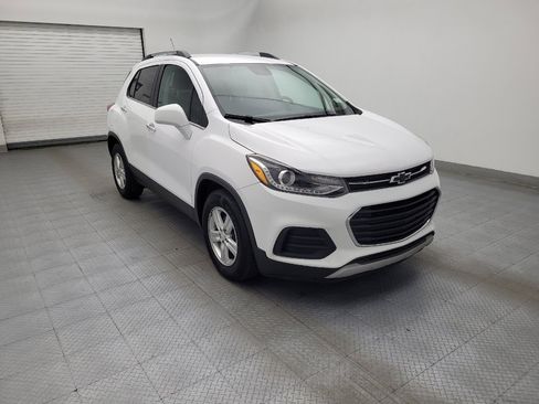 Used 2020 Chevrolet Trax LT w/ Driver Confidence Package FWD image 13