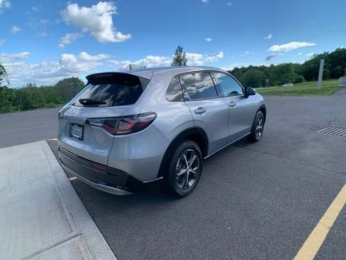 Used 2024 Honda HR-V EX-L image 5