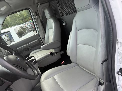 Used 2012 Ford E-250 and Econoline 250 w/ Commercial Cargo Van Pkg RWD image 11