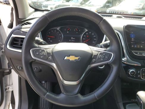Used 2022 Chevrolet Equinox Premier image 17
