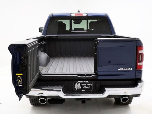 Used 2022 RAM 1500 Laramie AWD/4WD image 3