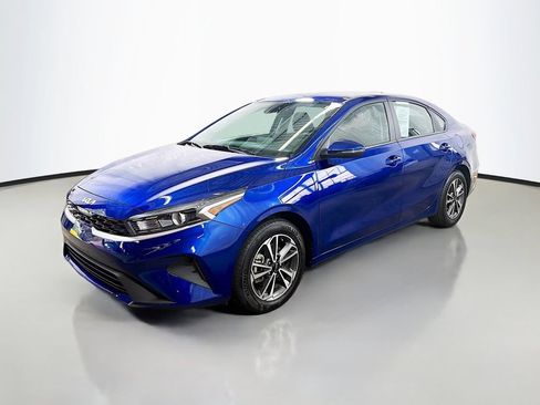 Used 2024 Kia Forte LXS w/ LXS Technology Package FWD image 5