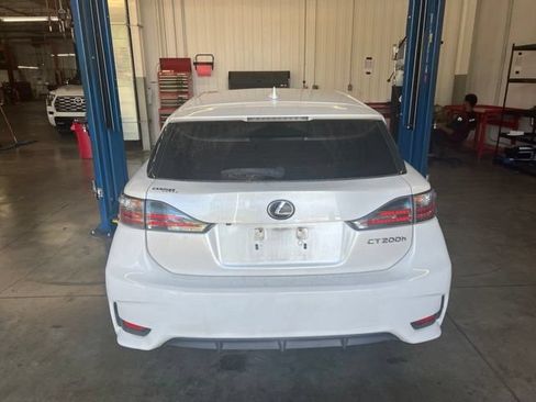 Used 2015 Lexus CT 200h w/ Navigation Package FWD image 10