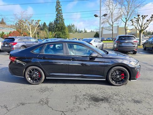 Used 2025 Volkswagen Jetta GLI Autobahn FWD image 12