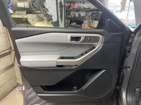 Used 2023 Ford Explorer XLT w/ Equipment Group 202A AWD/4WD image 12