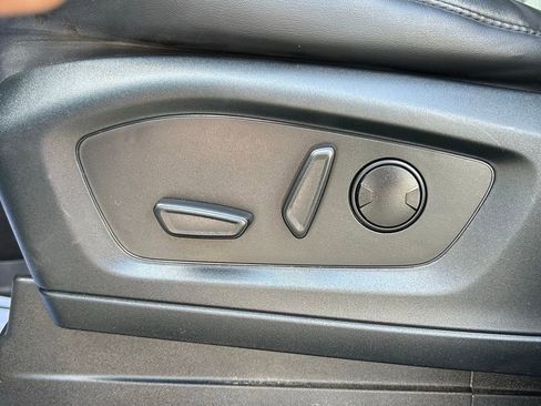 Used 2021 Ford Explorer XLT w/ Equipment Group 202A image 27