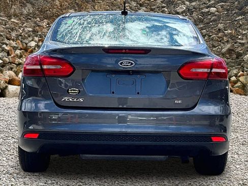 Used 2016 Ford Focus SE image 4