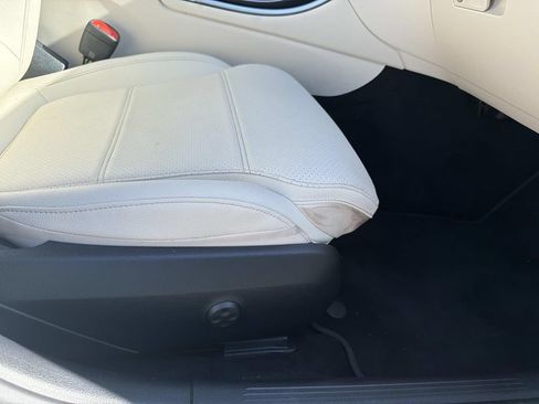 Used 2026 Mercedes-Benz C 300 Sedan image 12