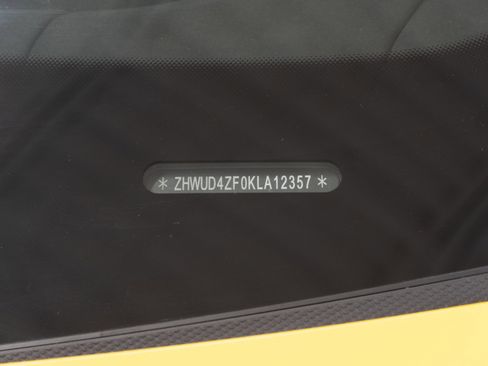 Used 2019 Lamborghini Huracan Performante image 31