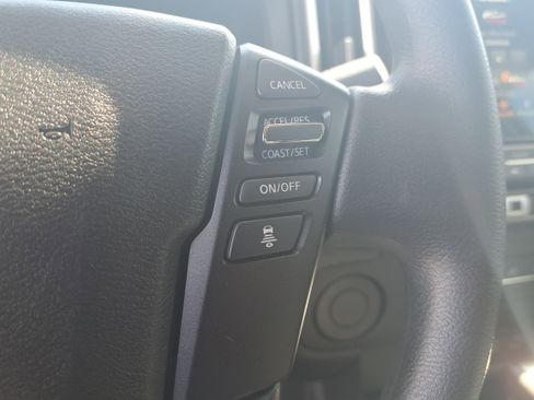 Certified 2025 Nissan Frontier SV image 16