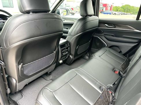 New 2026 Jeep Grand Cherokee Limited image 24