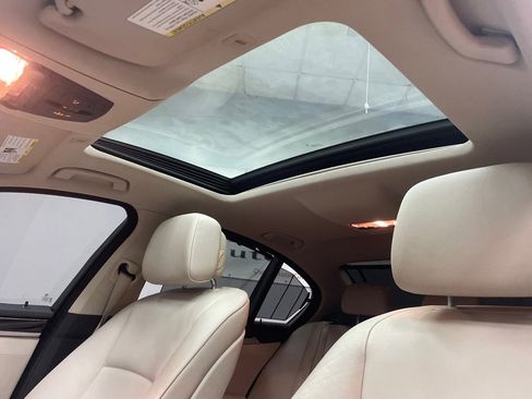 Used 2011 BMW 528i Sedan image 27