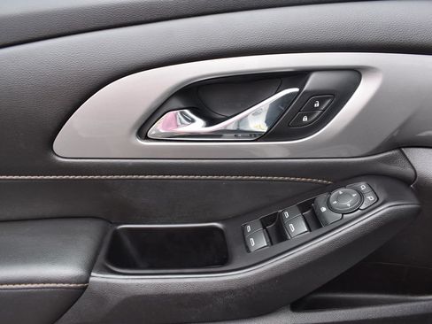 Used 2020 Chevrolet Traverse LS FWD image 21
