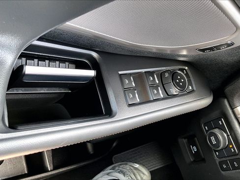 Used 2025 Ford Expedition Active AWD/4WD image 35