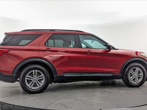 Used 2022 Ford Explorer XLT RWD image 9